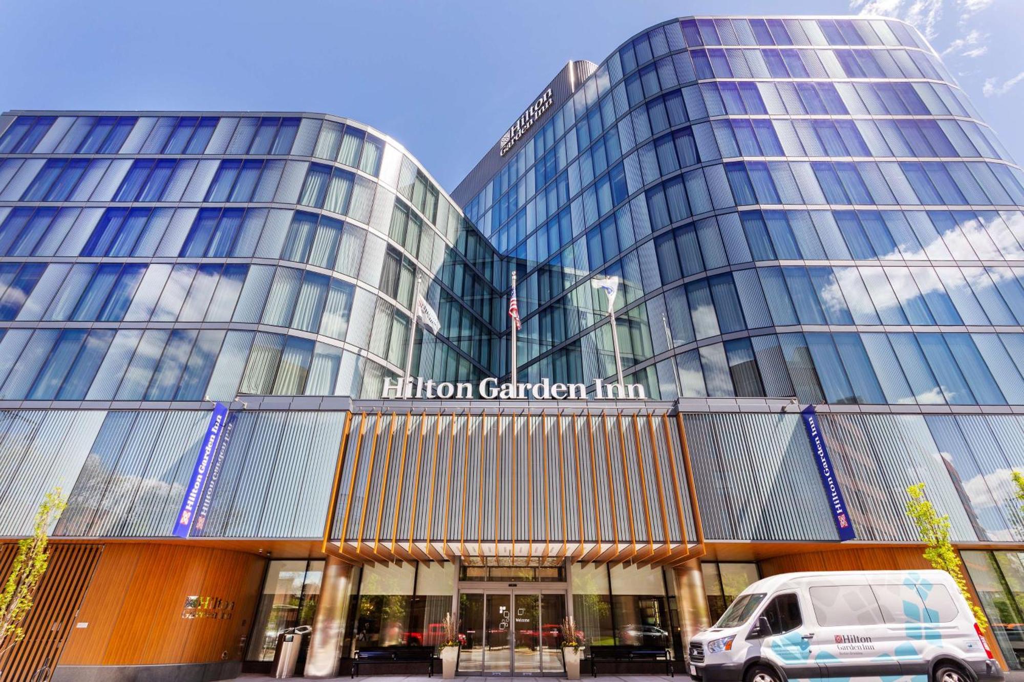 Hilton Garden Inn Boston Brookline, Ma المظهر الخارجي الصورة